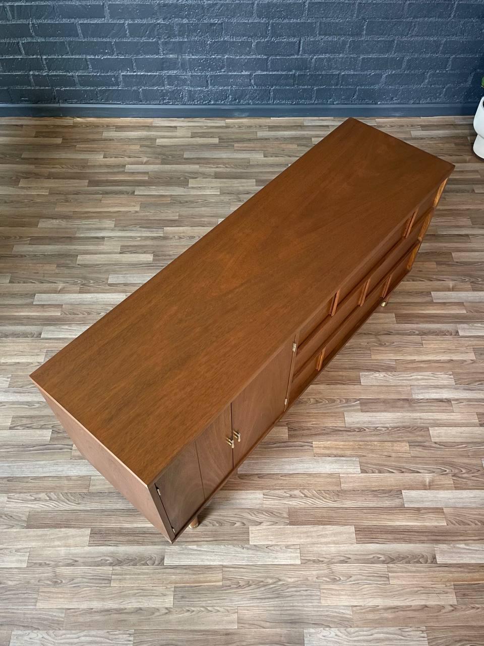 Newly Refinished - Mid-Century Modern Dresser w, Brass Accents For Sale 2