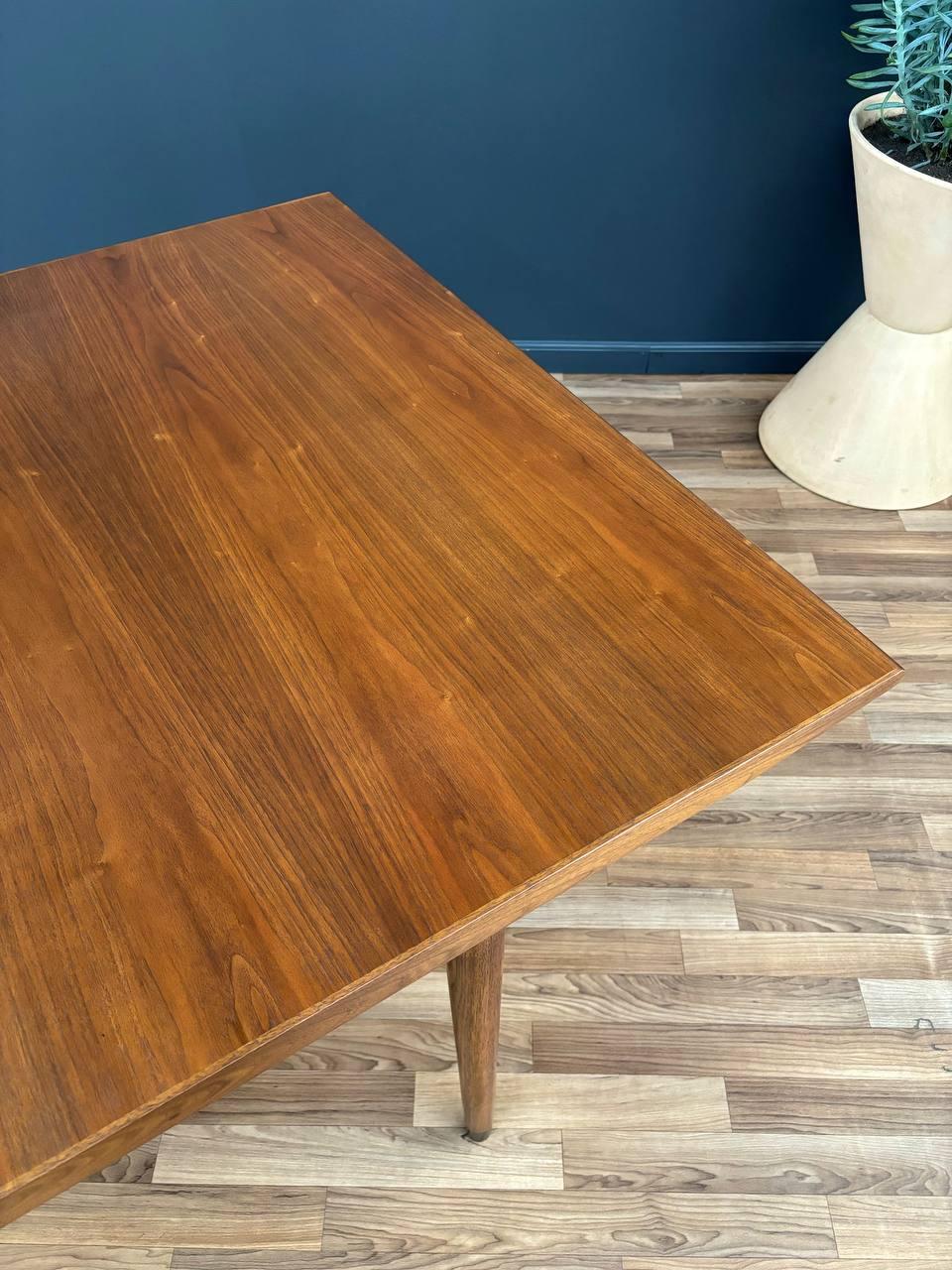 Newly Refinished - Mid-Century Modern Expanding Dining Table by Drexel For Sale 2