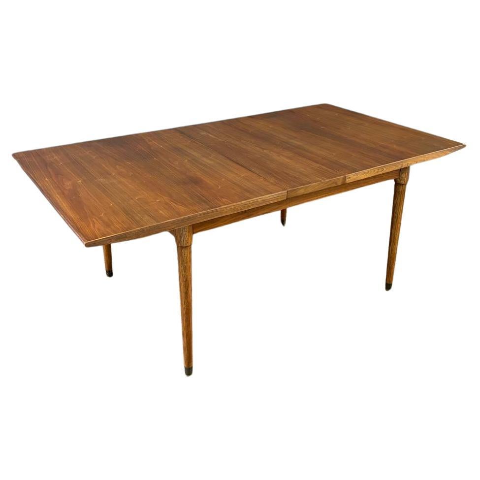 Newly Refinished - Mid-Century Modern Expanding Dining Table by Drexel For Sale