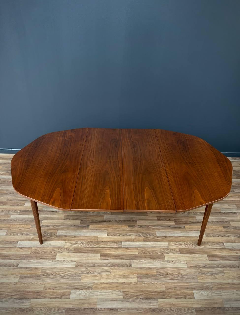 Mid-20th Century Newly Refinished - Mid-Century Modern Expanding Octagonal Walnut Dining Table For Sale