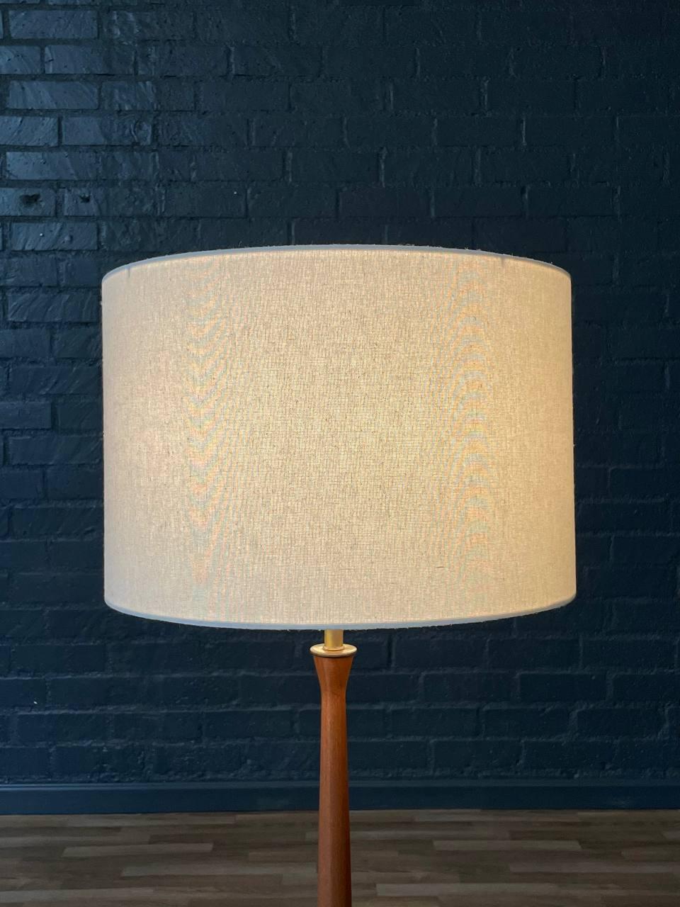 Linen Newly Refinished - Mid-Century Modern Floor Lamp w/ Side Table by Laurel For Sale