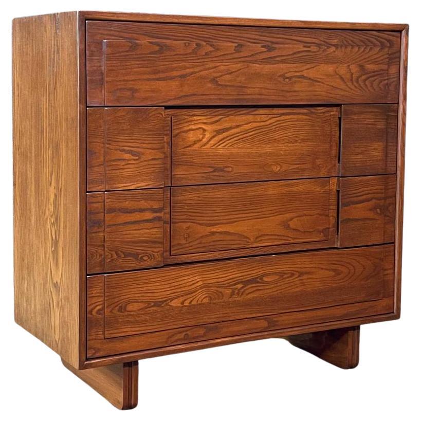 Neu lackiert - Geometrische Highboy-Kommode aus der Jahrhundertmitte