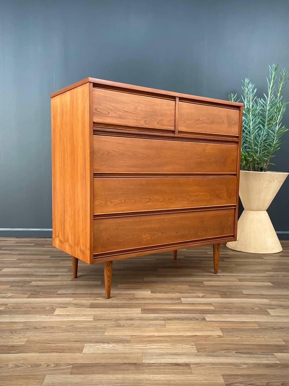 With over 15 years of experience, our workshop has followed a careful process of restoration, showcasing our passion and creativity for vintage designs that can seamlessly be incorporated with many interior decors. Enjoy! :)