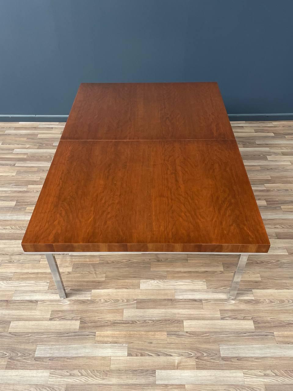 Newly Refinished - Mid-Century Modern Large Expanding Dining Table  For Sale 1