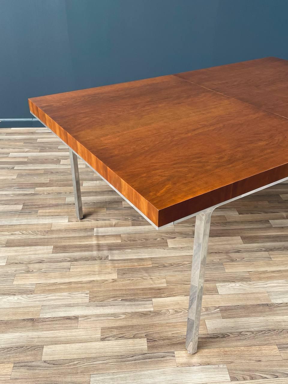 Newly Refinished - Mid-Century Modern Large Expanding Dining Table  For Sale 2