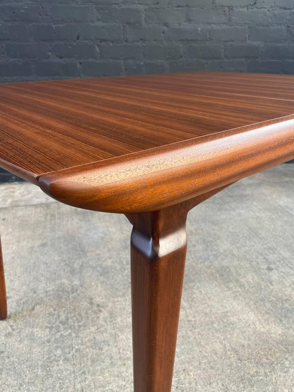 Newly Refinished - Mid-Century Modern “Link” Expanding Teak Dining Table For Sale 3