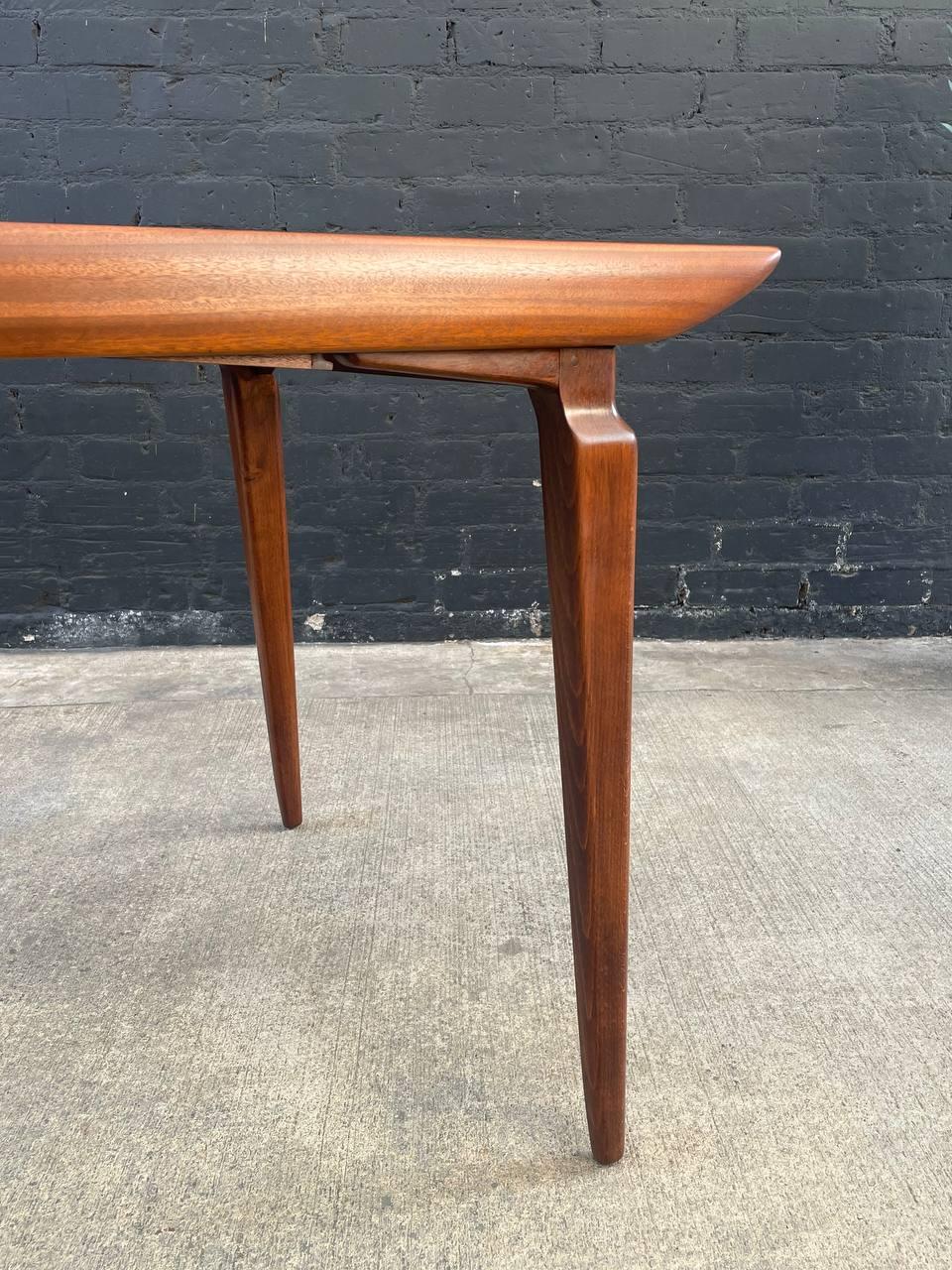 Newly Refinished - Mid-Century Modern “Link” Expanding Teak Dining Table For Sale 4