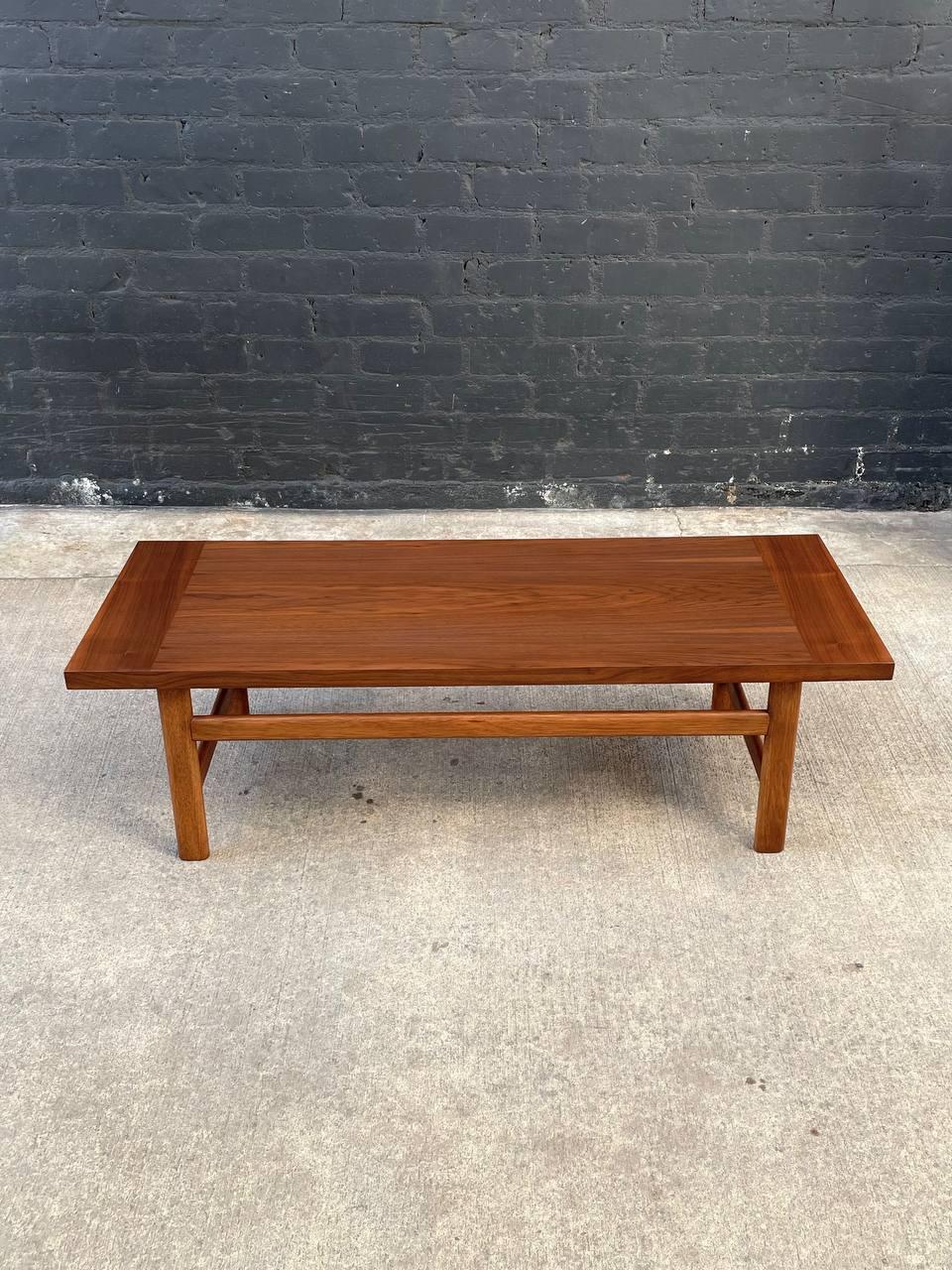 Newly Refinished - Mid-Century Modern Minimalist Walnut Coffee Table by Lane In Excellent Condition In Los Angeles, CA