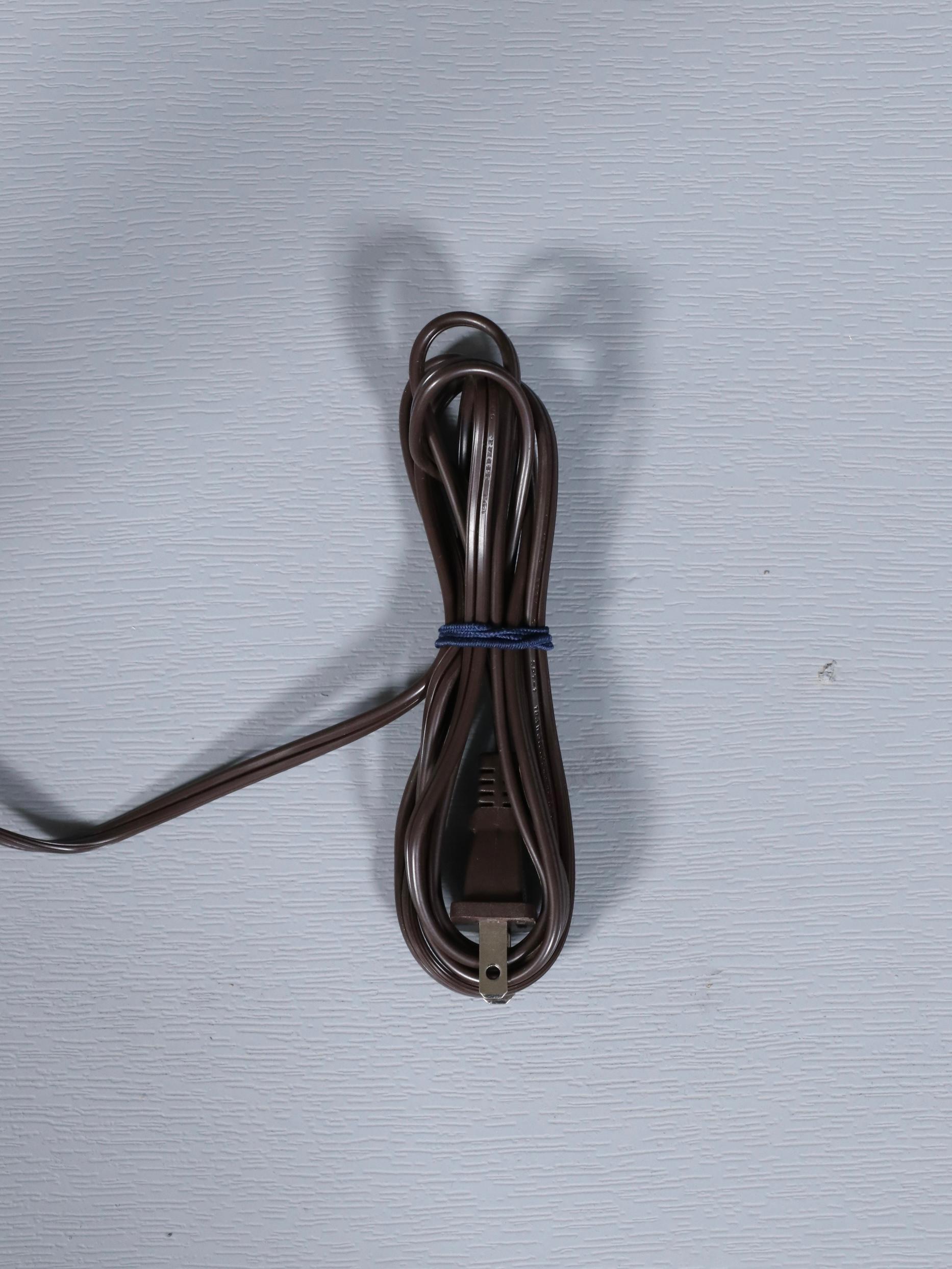 Newly Refinished - Mid-Century Modern Oak & Aluminum Floor Lamp in vendita 3