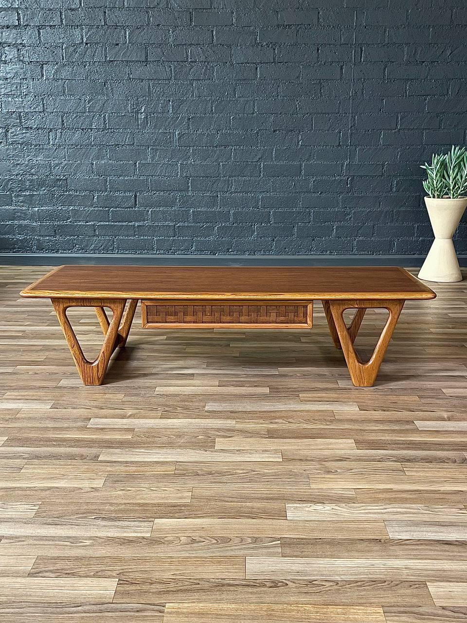 Newly Refinished - Mid-Century Modern “Perception” Coffee Table by Lane In Excellent Condition In Los Angeles, CA