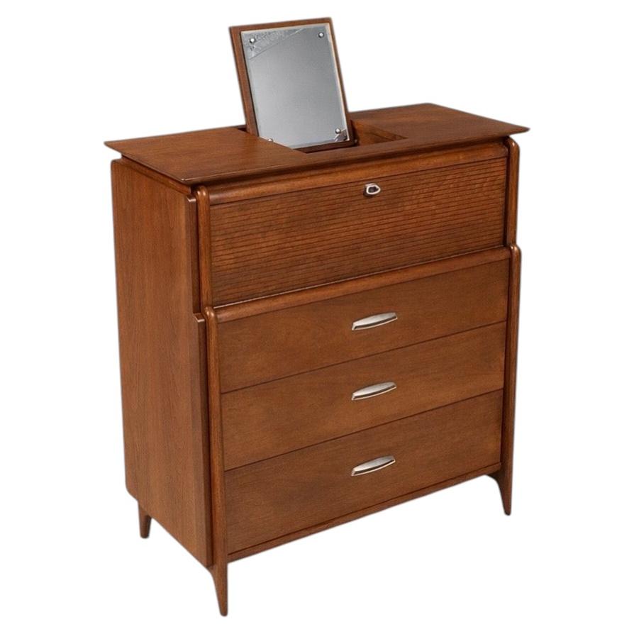 Neu lackiert - Mid-Century Modern "Projection" Highboy Kommode