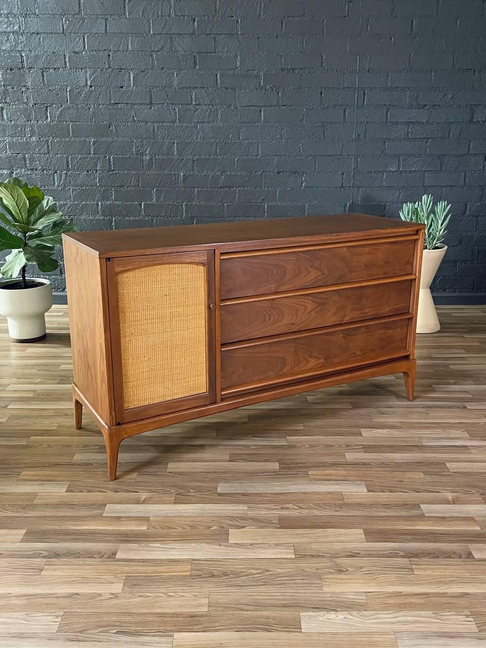 Mid-Century moderno Appena rifinito  - Credenza 