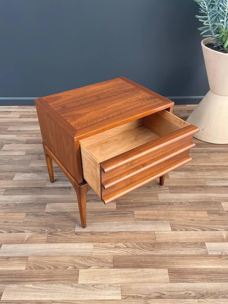 Newly Refinished - Mid-Century Modern “Rhythm” Night Stand by Lane In Excellent Condition For Sale In Los Angeles, CA