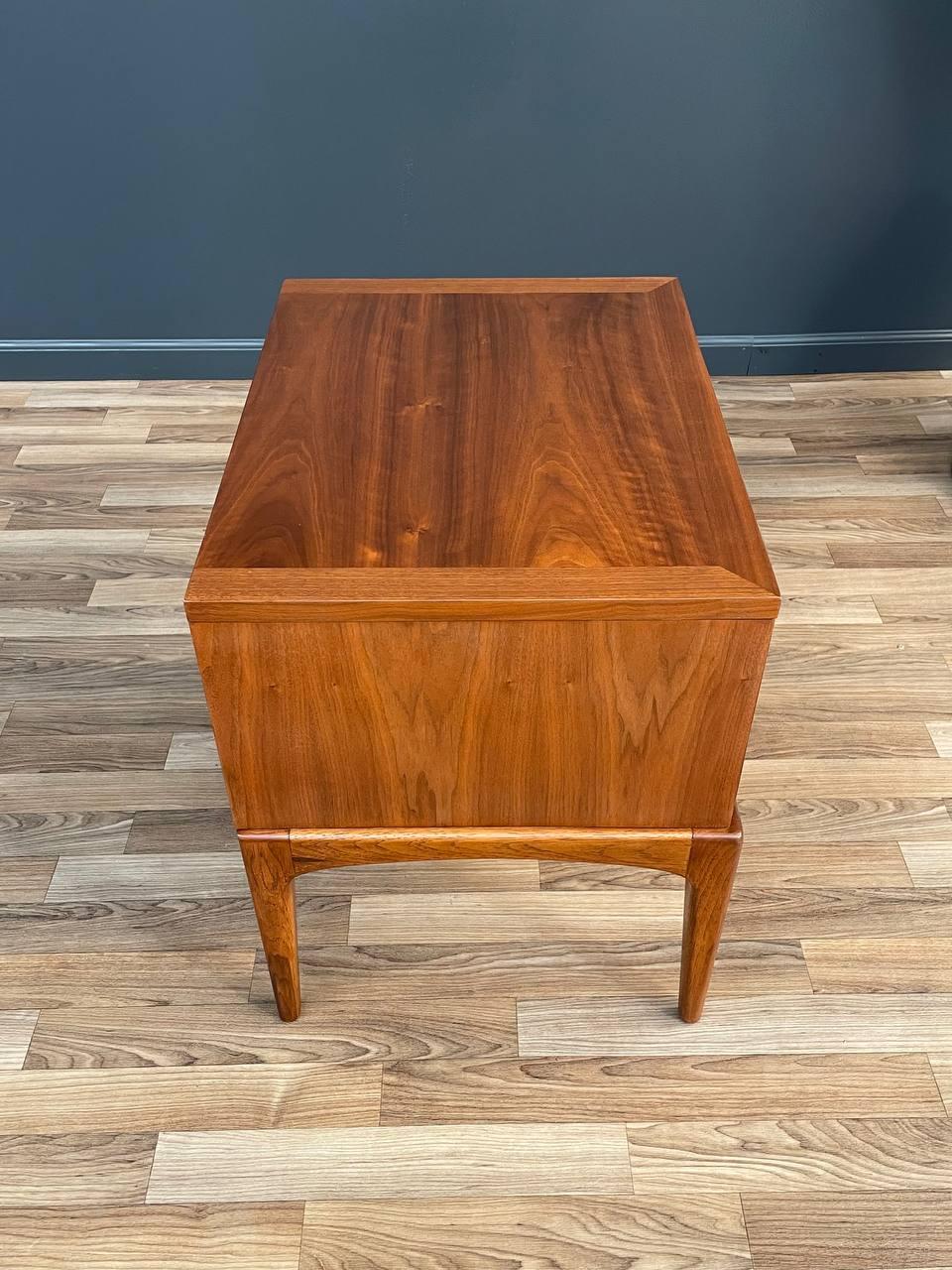 Newly Refinished - Mid-Century Modern “Rhythm” Night Stand by Lane For Sale 1