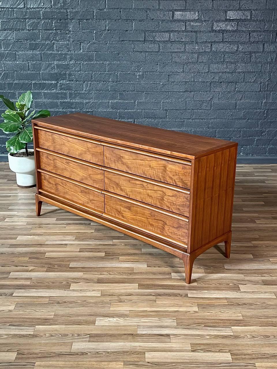Newly Refinished - Mid-Century Modern “Rhythm” Walnut Dresser by Lane In Excellent Condition In Los Angeles, CA