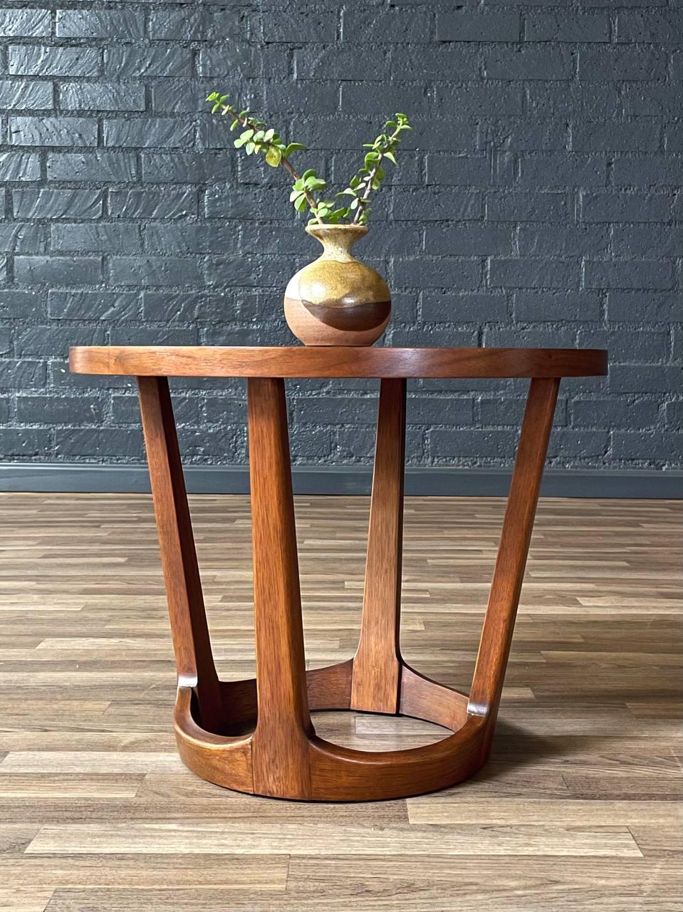 Mid-Century Modern Nouvellement repeint - Tables d'appoint 