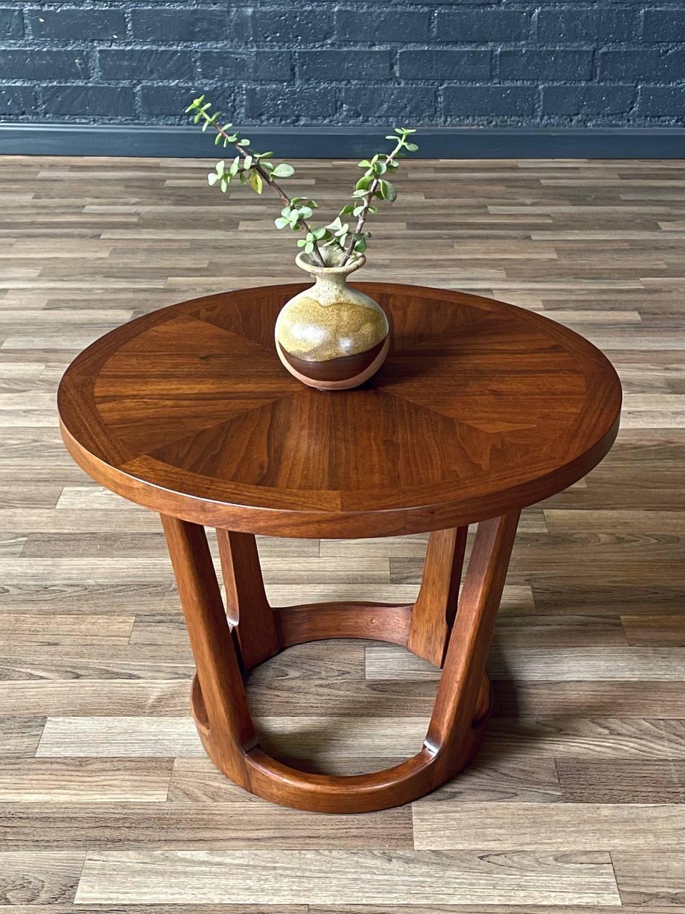 Américain Nouvellement repeint - Tables d'appoint 
