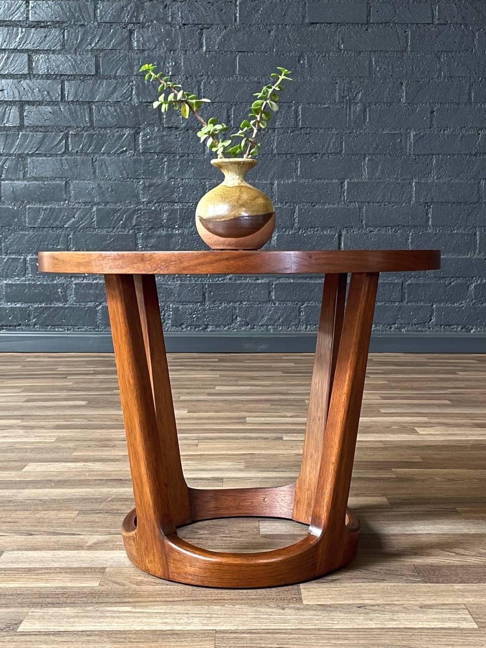 Nouvellement repeint - Tables d'appoint 