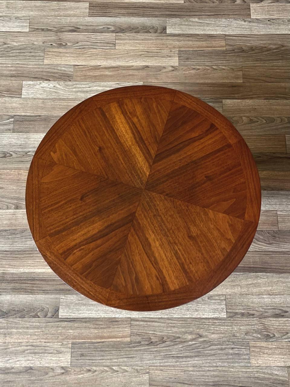 Noyer Nouvellement repeint - Tables d'appoint 