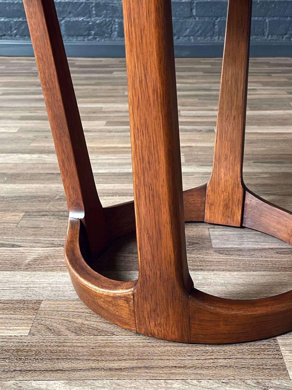 Nouvellement repeint - Tables d'appoint 