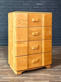 Fraîchement repeint - Buffet haut en bouleau "Riviera" de style moderne du milieu du siècle dernier