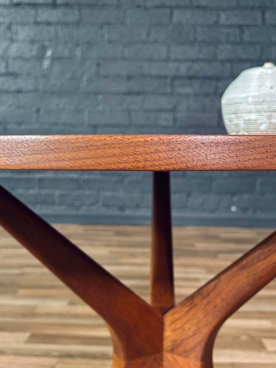Newly Refinished - Mid-Century Modern Round Side Table w/ Sculpted Tripod Base 2