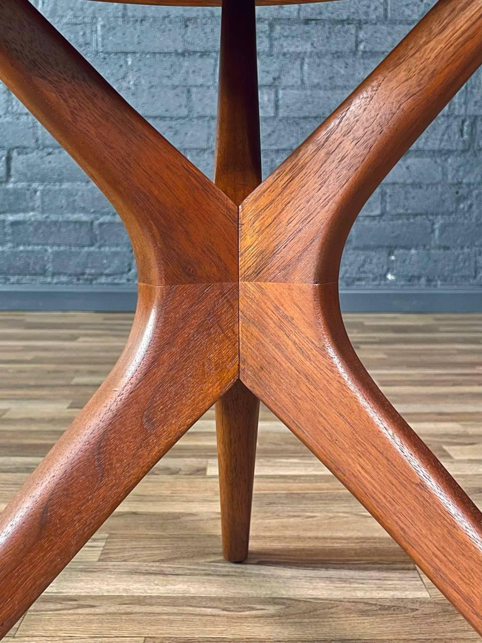 Newly Refinished - Mid-Century Modern Round Side Table w/ Sculpted Tripod Base 3