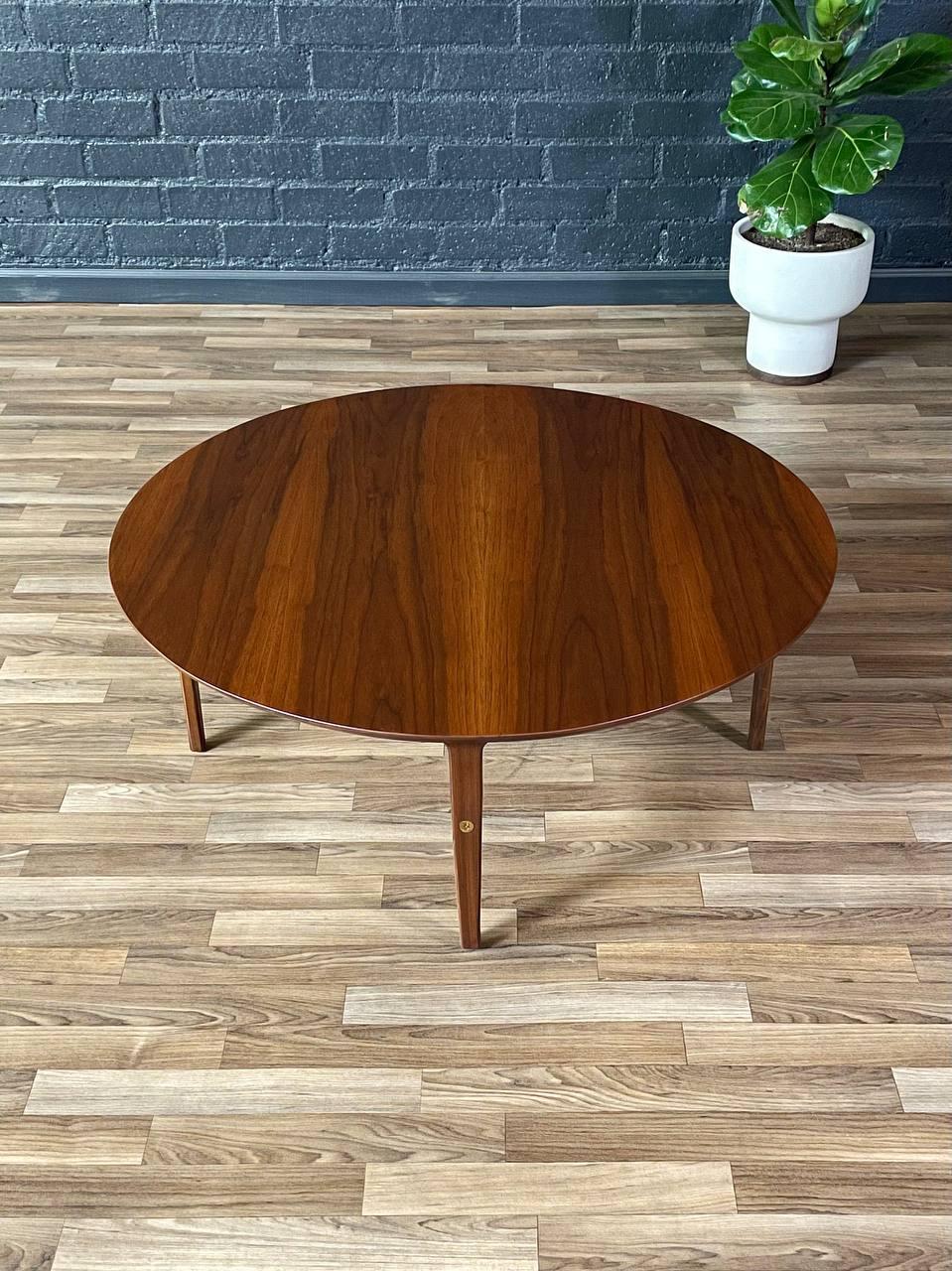 Newly Refinished - Mid-Century Modern Round Walnut Coffee Table by Stanley For Sale 1