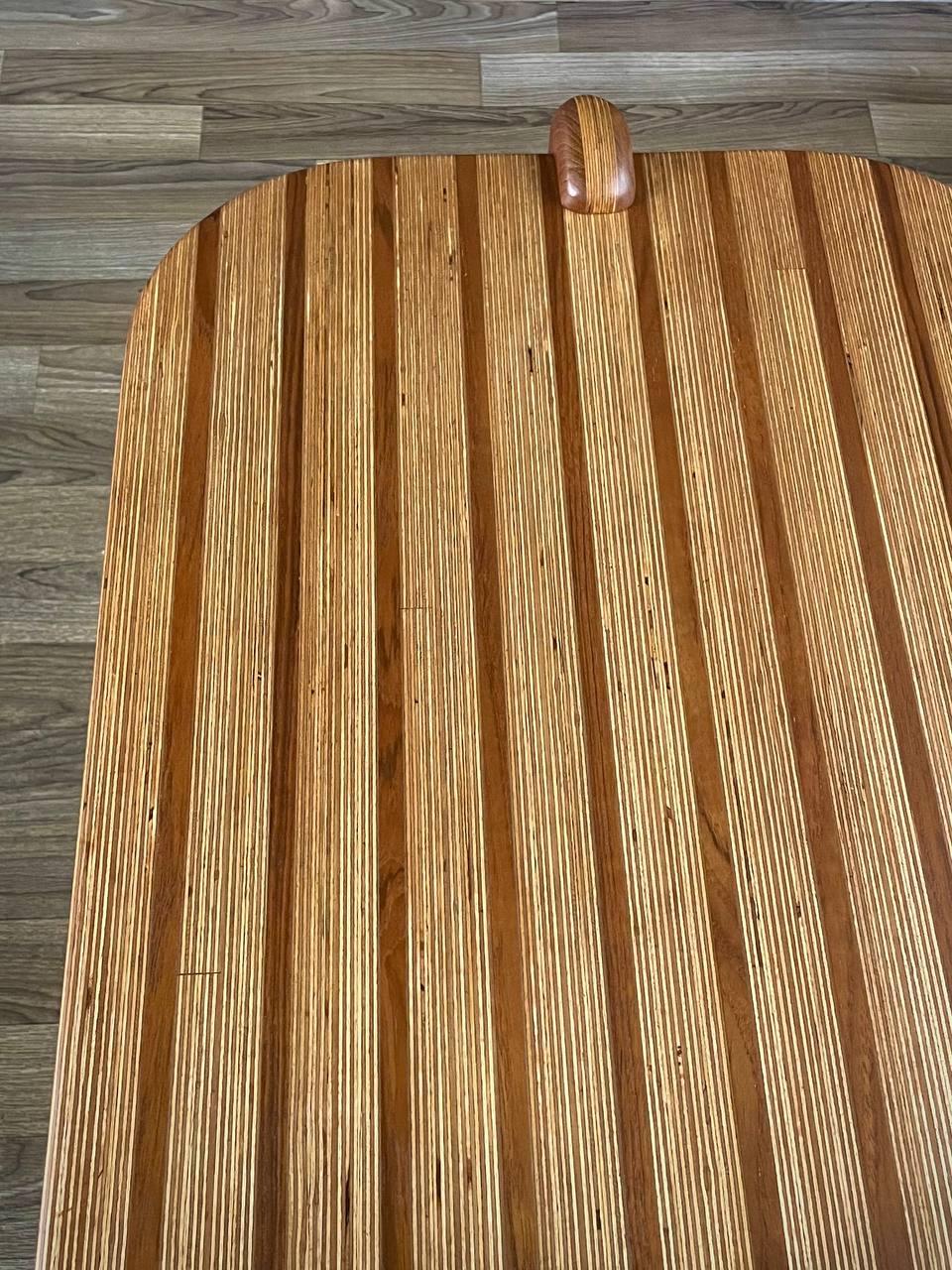 Nouvellement repeinte - Table basse multi-bois The Moderns Studio Studio en vente 3
