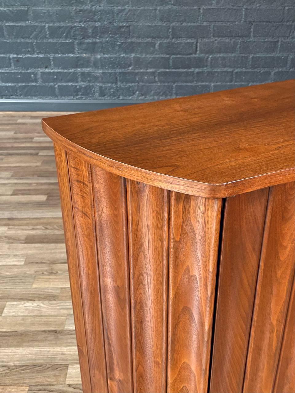 Newly Refinished - Mid-Century Modern Sculpted Walnut Bow-Front Cabinet For Sale 3