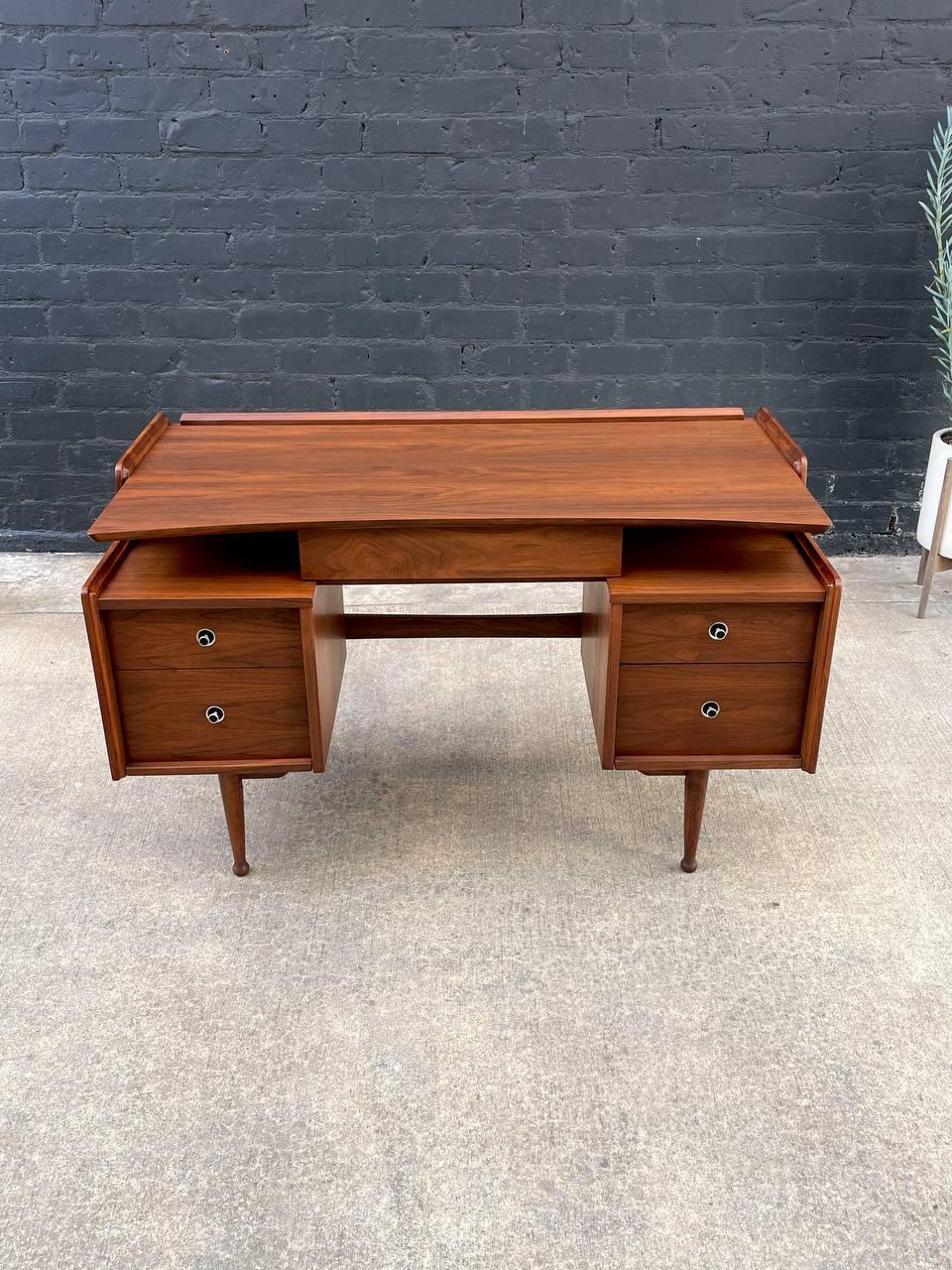 Mid-20th Century Newly Refinished - Mid-Century Modern Sculpted Walnut Desk by Hooker For Sale