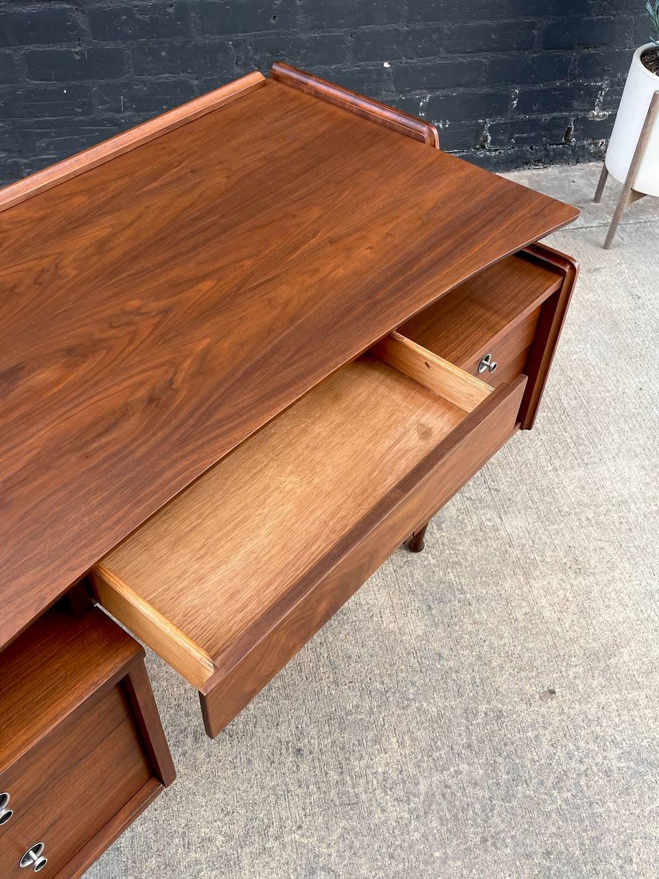 Newly Refinished - Mid-Century Modern Sculpted Walnut Desk by Hooker For Sale 2