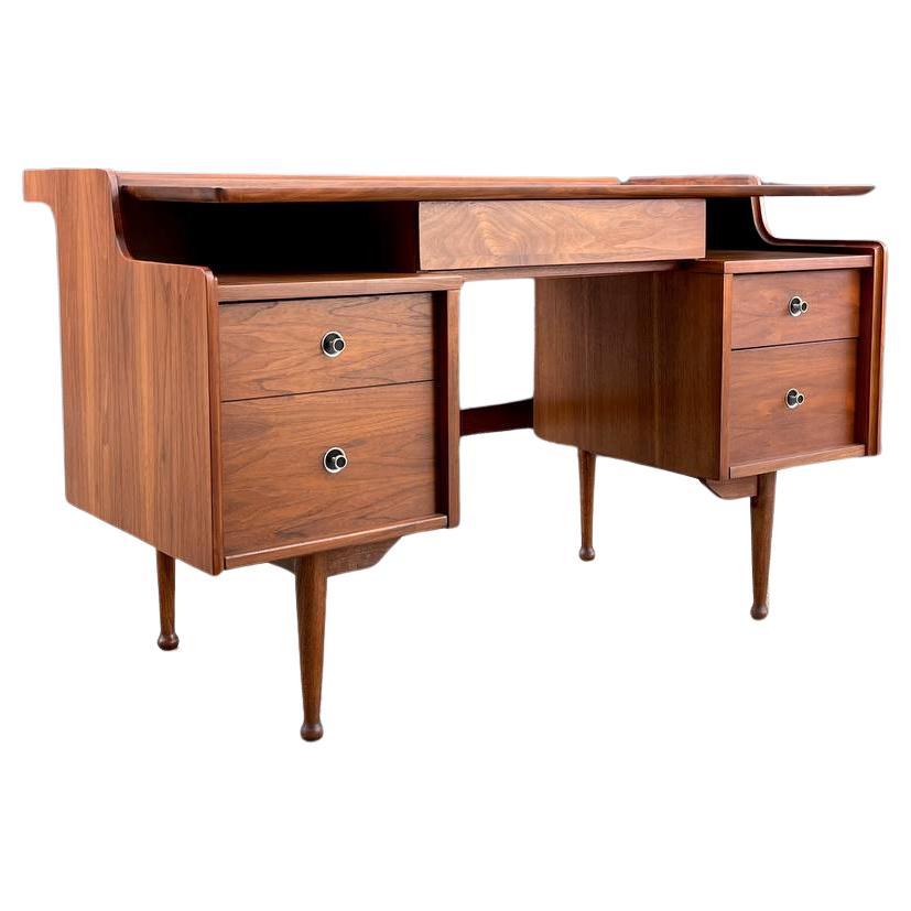 Newly Refinished - Mid-Century Modern Sculpted Walnut Desk by Hooker For Sale