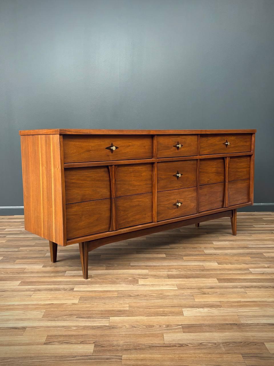 American Newly Refinished  - Mid-Century Modern Sculpted Walnut Dresser  For Sale