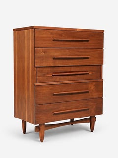 Nouvellement repeint - Buffet haut en noyer sculpté de style Modernity