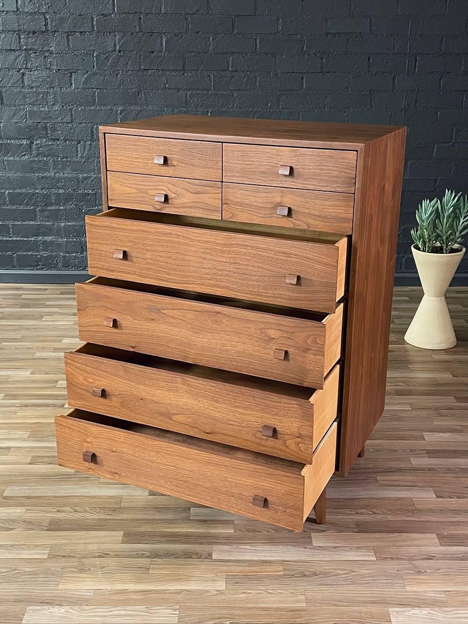 Newly Refinished - Mid-Century Modern Sculpted Walnut Highboy Dresser In Excellent Condition In Los Angeles, CA