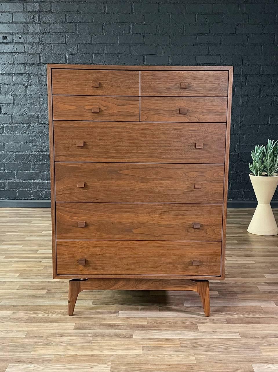 Mid-20th Century Newly Refinished - Mid-Century Modern Sculpted Walnut Highboy Dresser