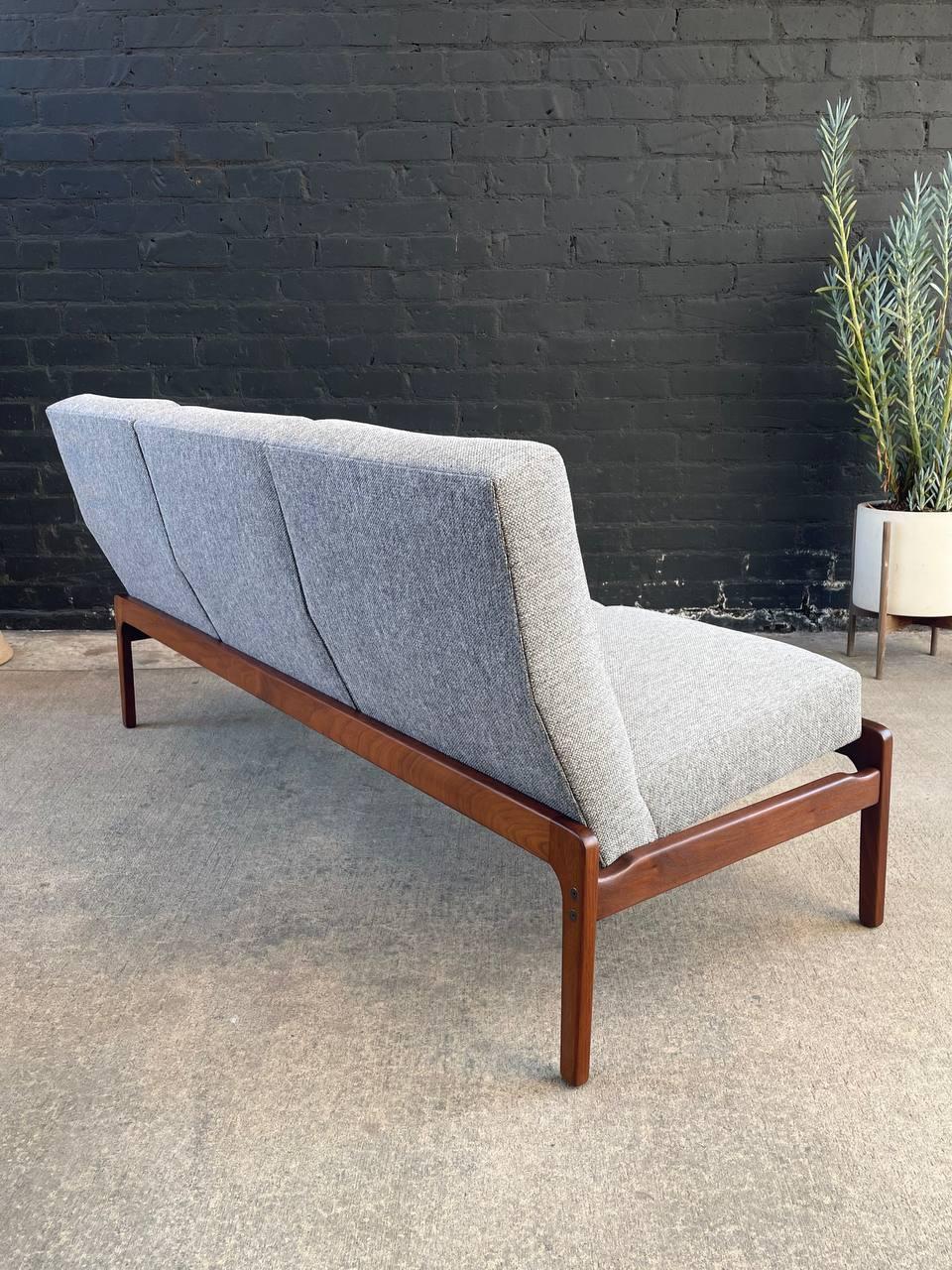Newly Refinished - Mid-Century Modern Sculpted Walnut & New Tweed Fabric Sofa In Excellent Condition For Sale In Los Angeles, CA