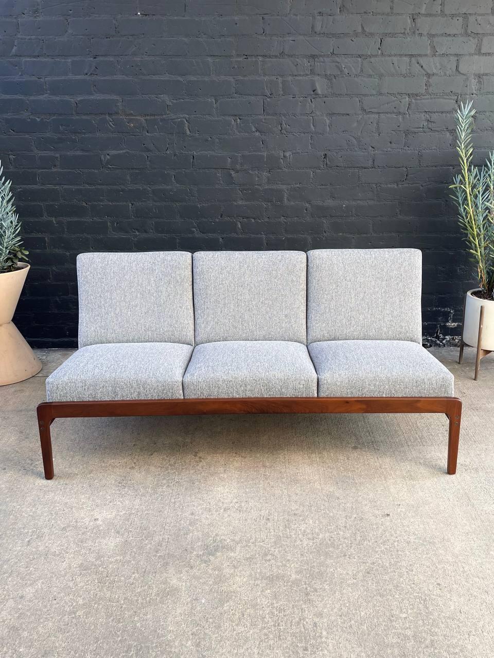 Newly Refinished - Mid-Century Modern Sculpted Walnut & New Tweed Fabric Sofa In Excellent Condition For Sale In Los Angeles, CA