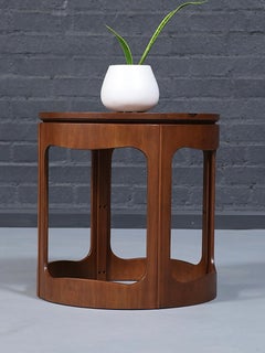 Newly Refinished - Mid-Century Modern Sculptural Round Pedestal Side Table