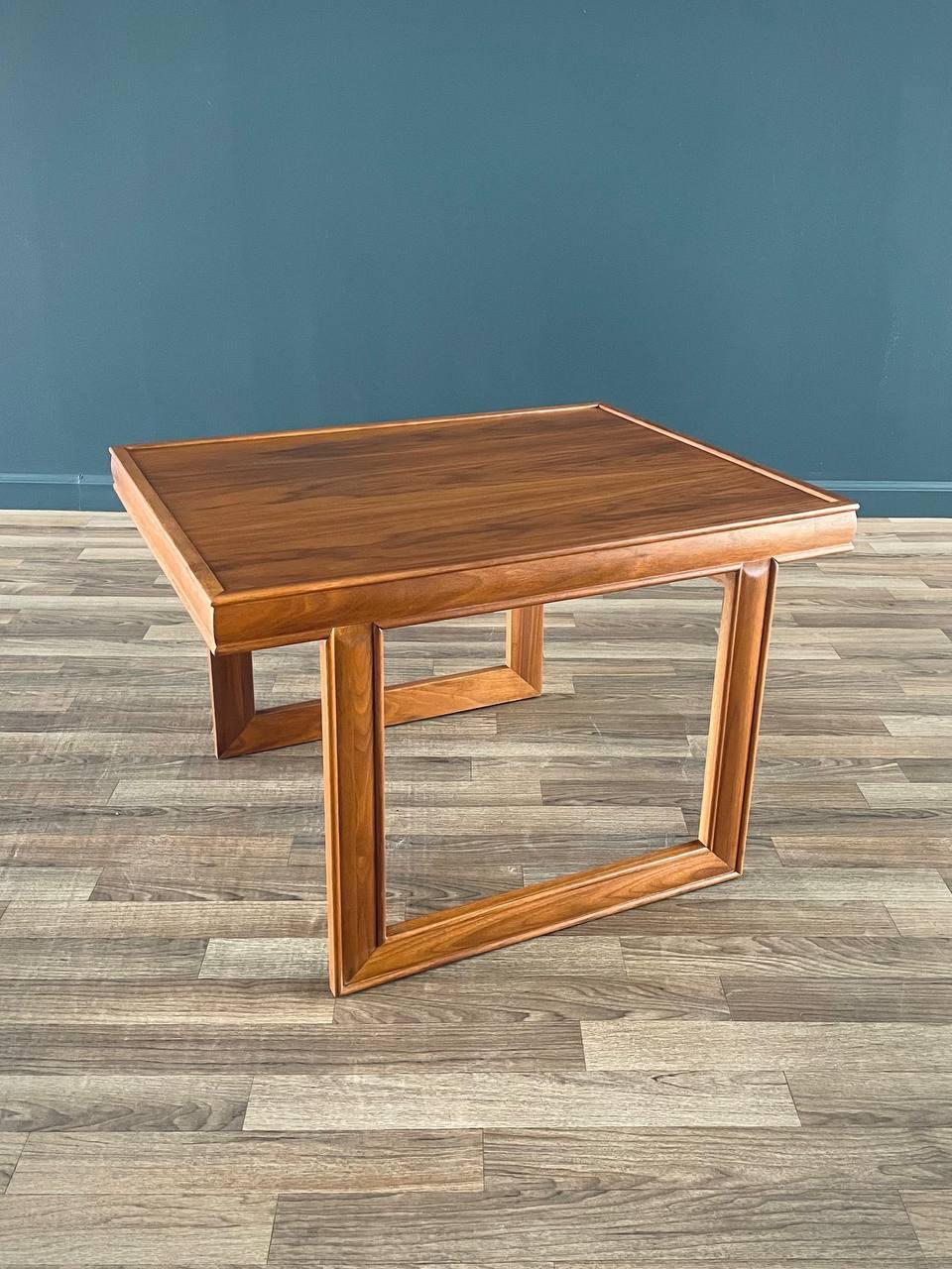 Condit : Nouvellement remis à neuf 

Avec plus de 15 ans d'expérience, notre atelier a suivi un processus de restauration minutieux, mettant en valeur notre passion et notre créativité pour les designs vintage qui peuvent s'intégrer de manière