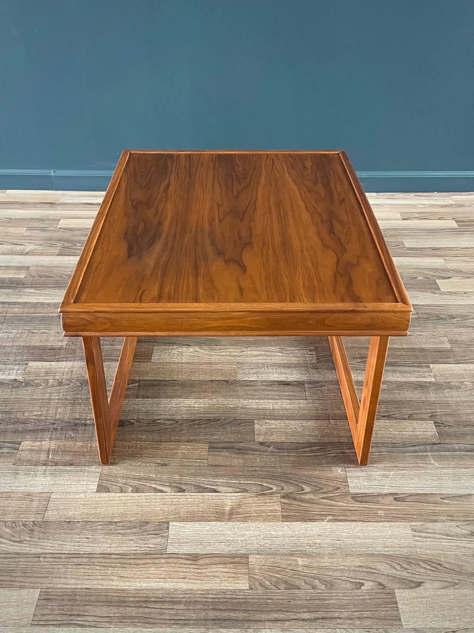 Milieu du XXe siècle Table d'appoint moderne du milieu du siècle par John Keal pour Brown Saltman en vente