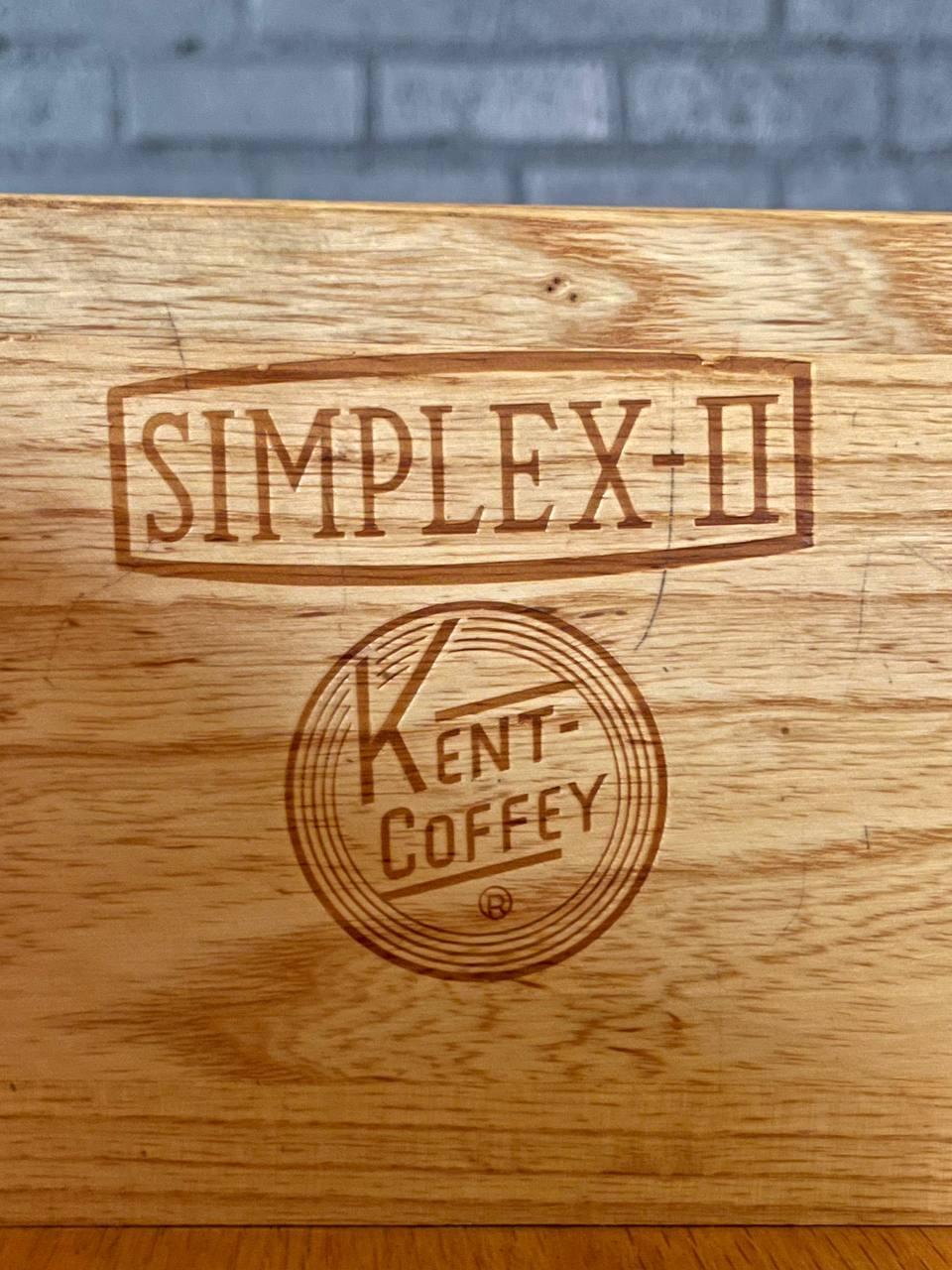 Appena rifinito - Comò in legno di noce 