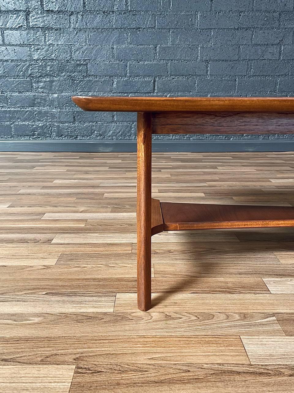 Newly Refinished - Mid-Century Modern Stingray Style Walnut Coffee Table For Sale 2