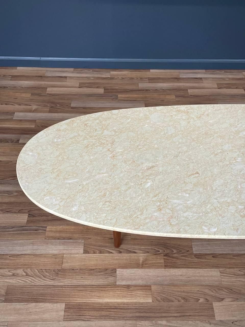 Table basse en marbre de style Surfboard, mi-siècle moderne, récemment restaurée Excellent état - En vente à Los Angeles, CA
