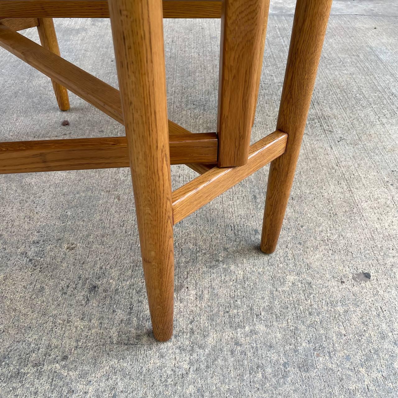 Newly Refinished - Mid-Century Modern Teak & Oak Dining Table For Sale 6