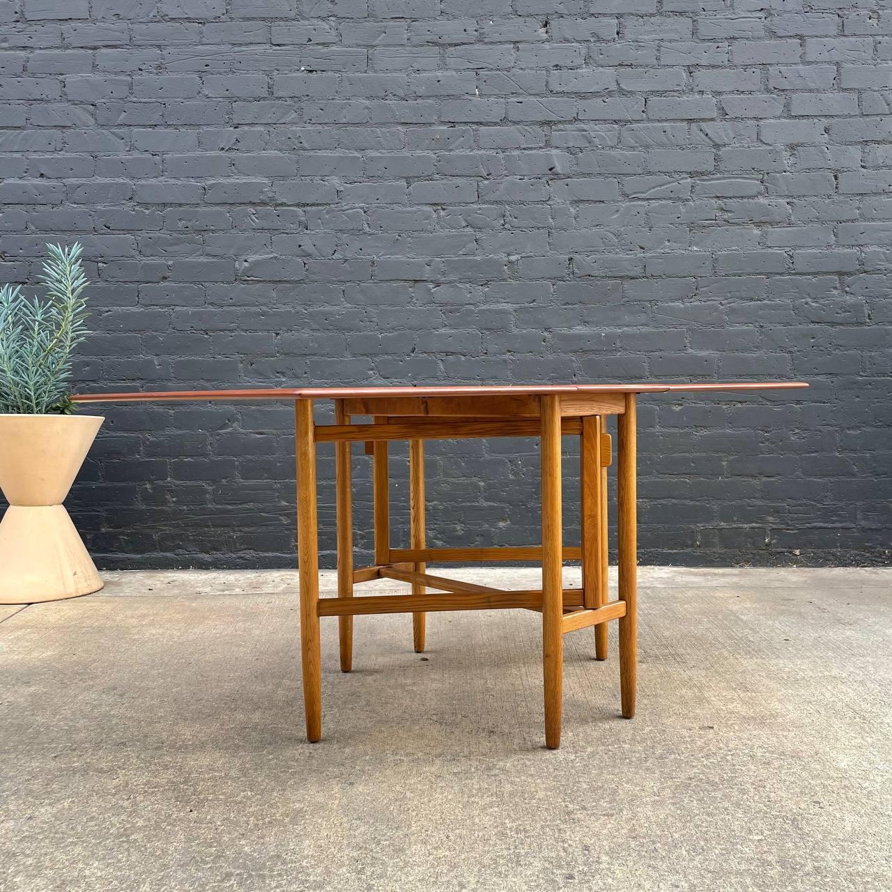 Newly Refinished - Mid-Century Modern Teak & Oak Dining Table In Excellent Condition For Sale In Los Angeles, CA