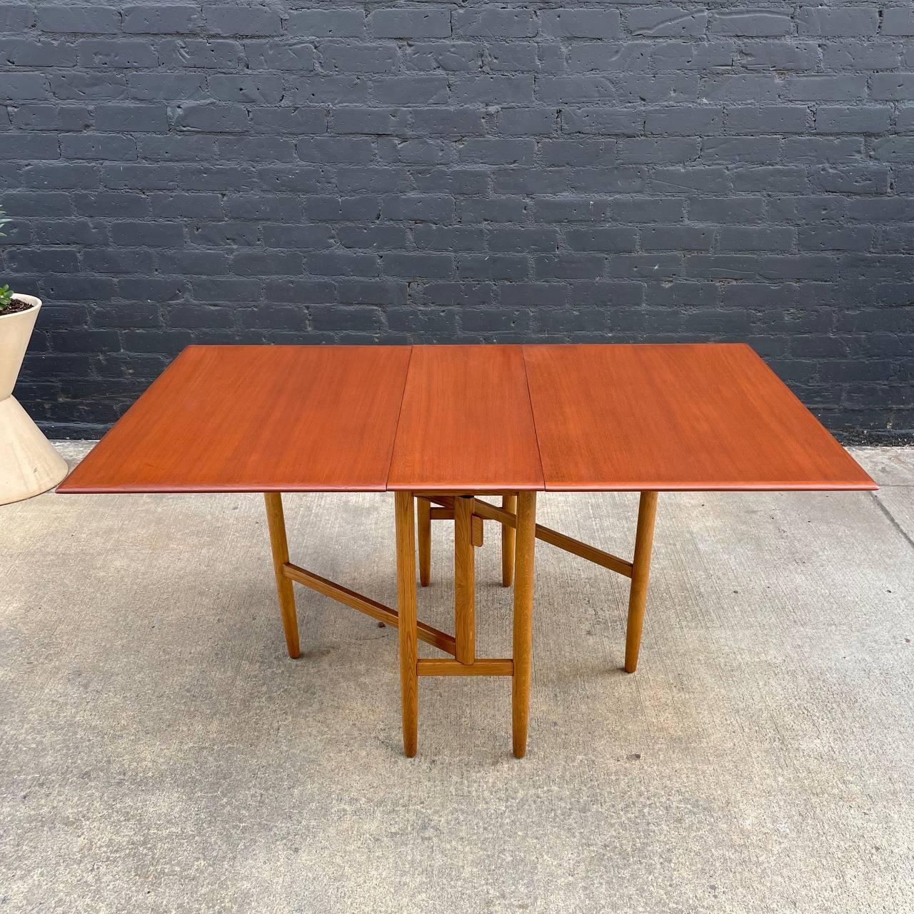 Mid-20th Century Newly Refinished - Mid-Century Modern Teak & Oak Dining Table For Sale