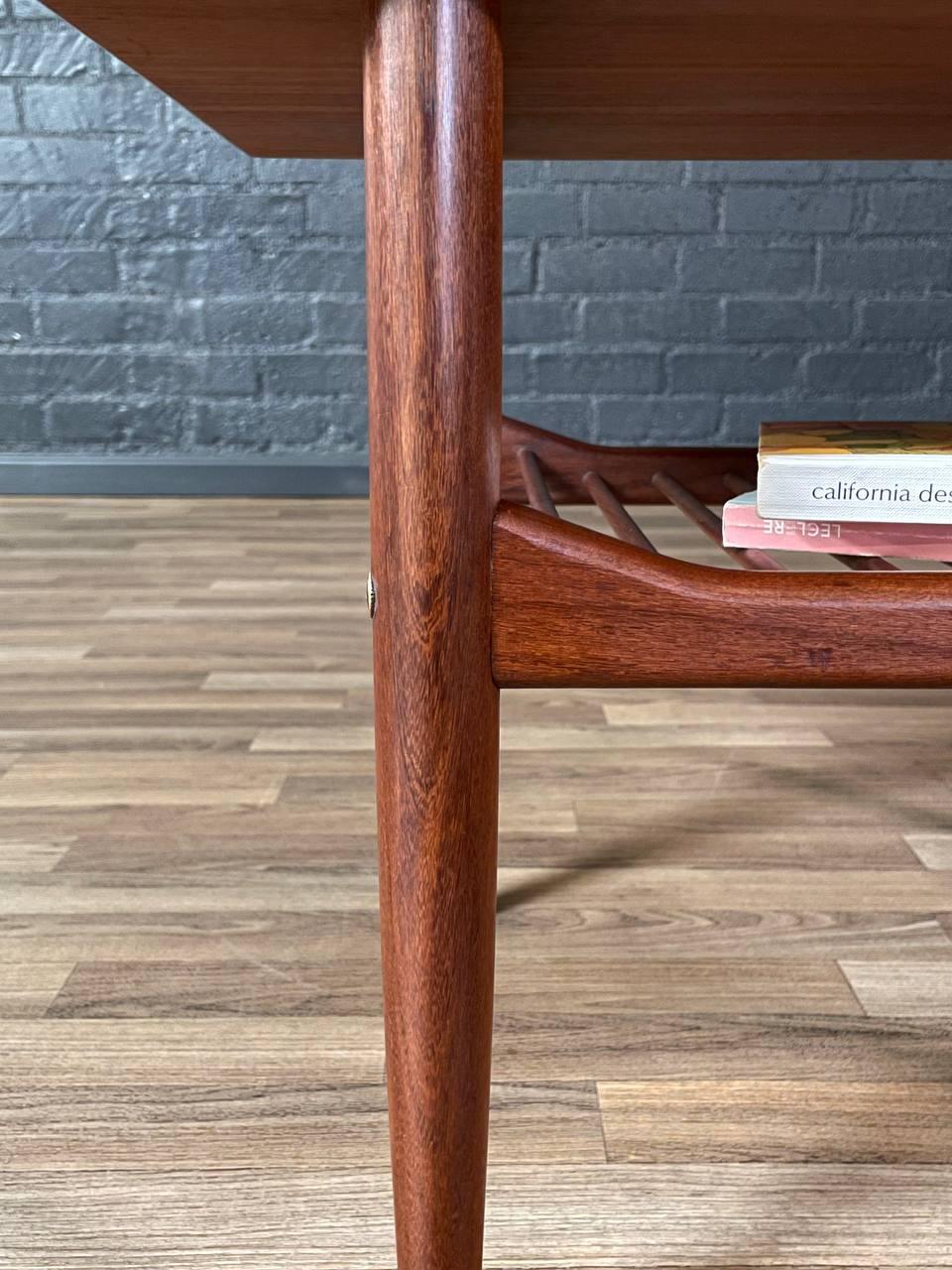 Mid-Century Modern Teak Side Table by Ib Kofod-Larsen for G-Plan For Sale 4