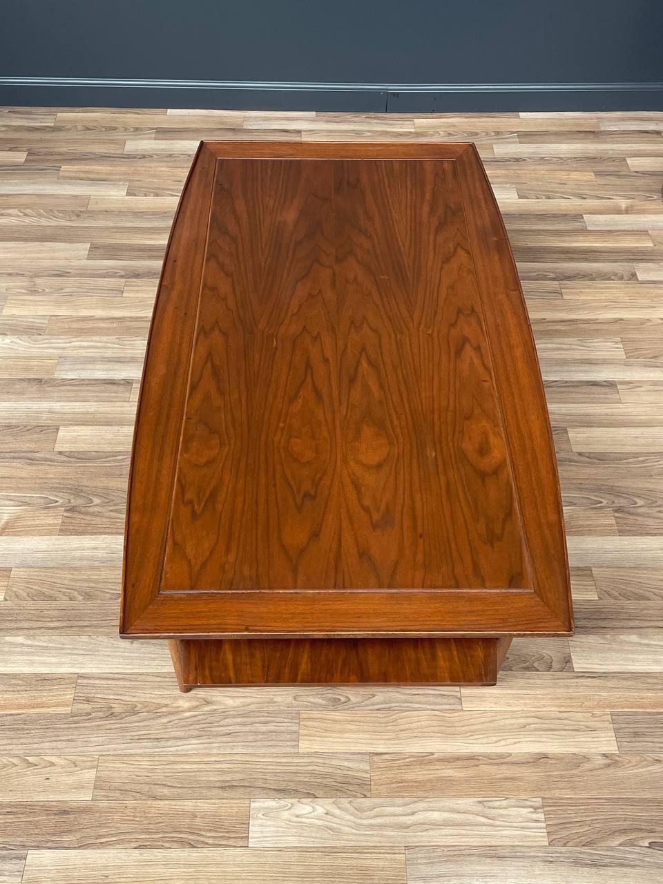Newly Refinished - Mid-Century Modern Two-Tier Walnut Coffee Table by Lane For Sale 1